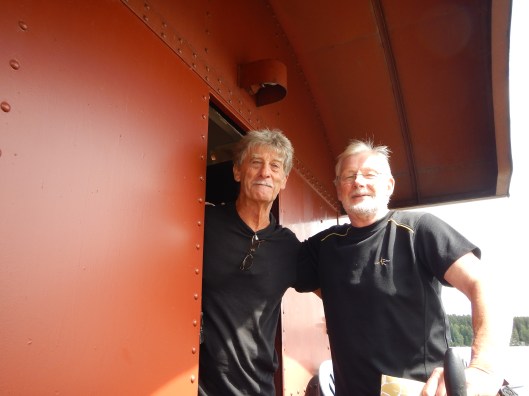 DSCN7494 MLs systerson